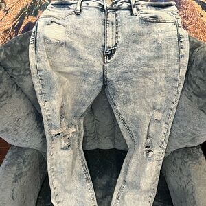 Size 11(30) Vervet Acid Wash Jeans